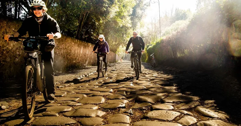 Rome: Appian Way Underground Catacombs Bike Tour with Lunch